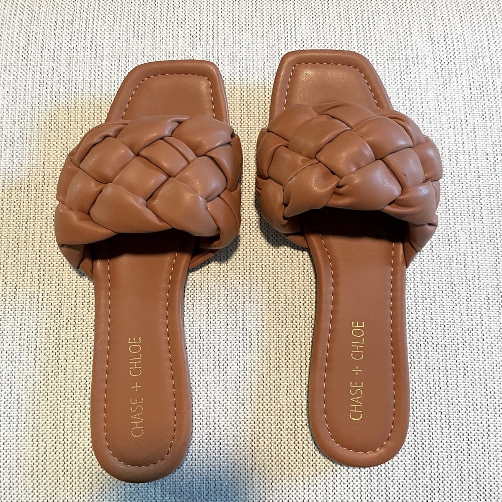 NEW Chase + Chloe sandals size 8